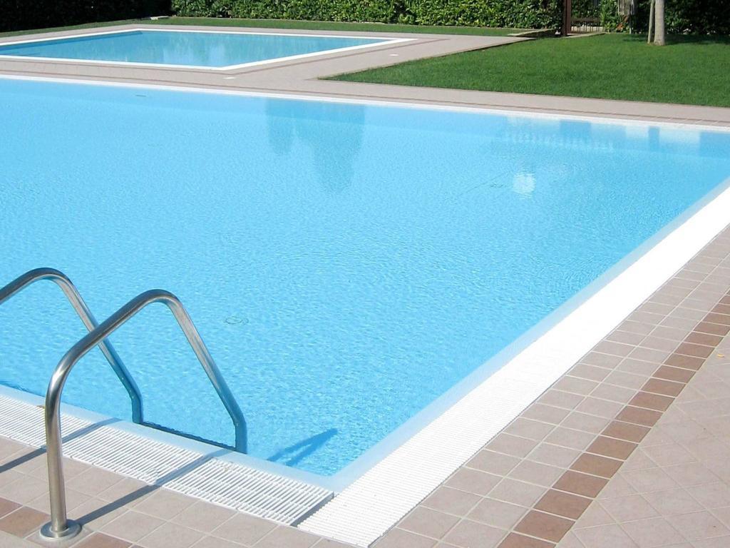 Belvilla By Oyo Enticing Holiday Home With Pool Lazise Buitenkant foto