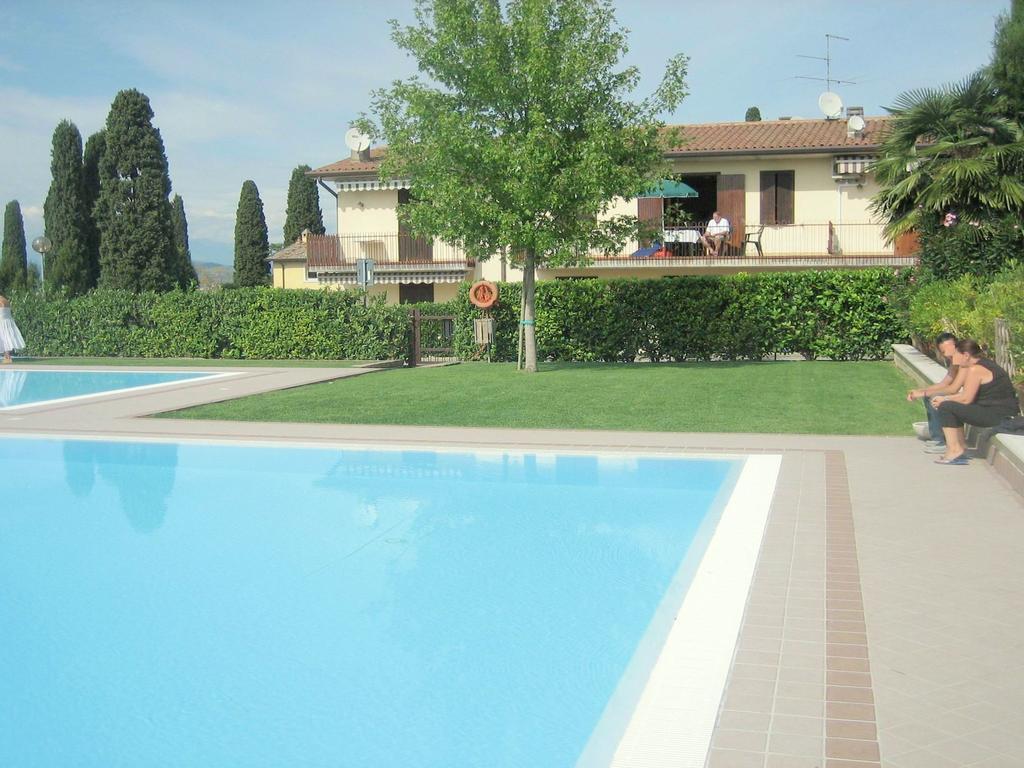 Belvilla By Oyo Enticing Holiday Home With Pool Lazise Buitenkant foto
